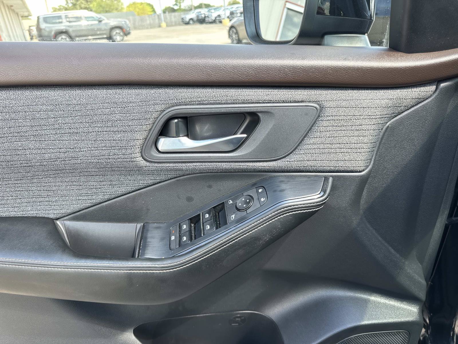 Used 2021 Nissan Rogue SV FWD image 19