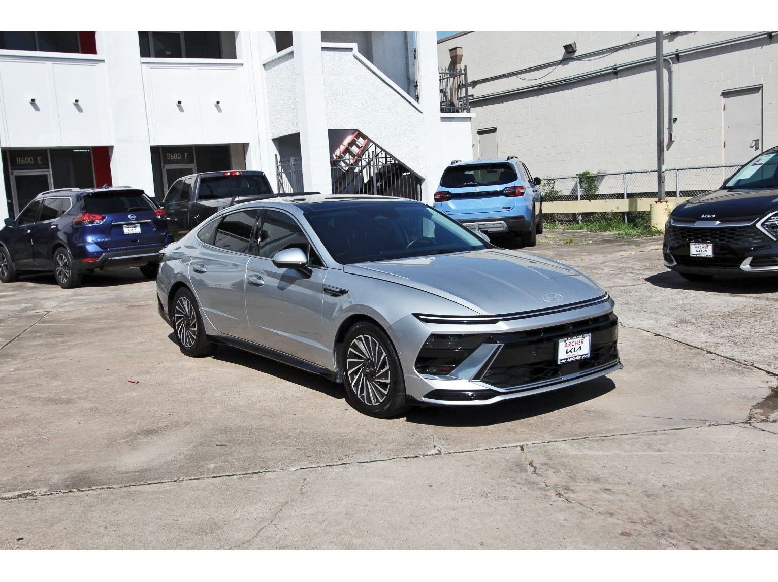 Used 2024 Hyundai Sonata Limited FWD image 9
