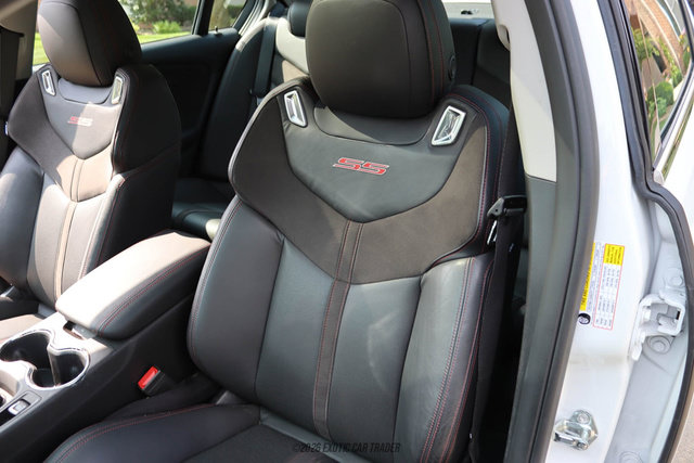 Used 2016 Chevrolet SS RWD image 30