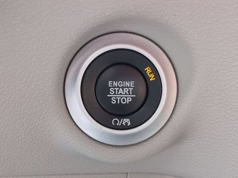 Used 2023 Chrysler Pacifica Touring-L FWD image 20