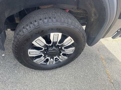 Used 2024 GMC Sierra 2500 Denali w/ Technology Package image 14