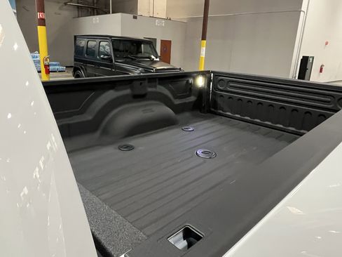Certified 2026 RAM 3500 Laramie AWD/4WD image 11