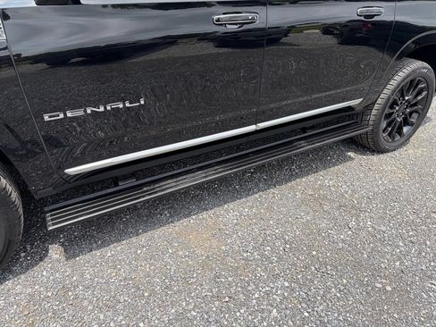Used 2025 GMC Yukon XL Denali w/ Sun & Power Step Package AWD/4WD image 15