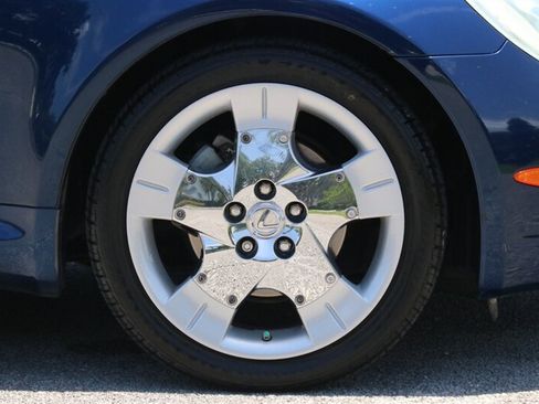 Used 2005 Lexus SC 430 Convertible RWD image 40