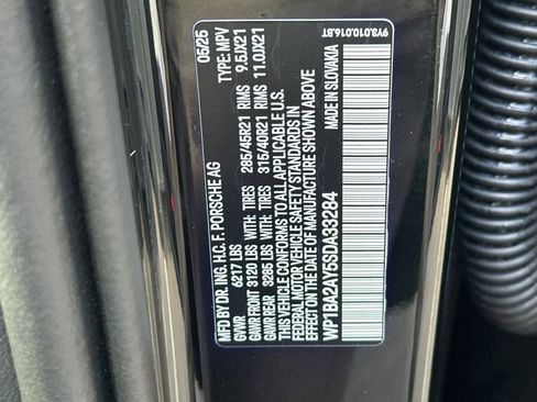 Used 2025 Porsche Cayenne image 29