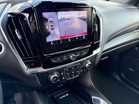 Used 2023 Chevrolet Traverse RS AWD/4WD image 17