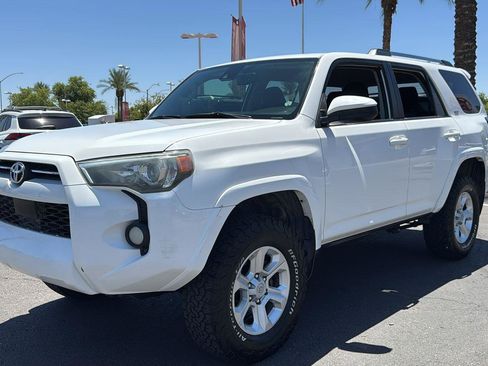 Used 2020 Toyota 4Runner SR5 image 3