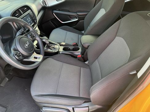 Used 2020 Kia Soul LX image 4