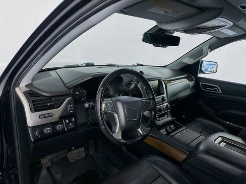 Used 2020 GMC Yukon Denali w/ Denali Premium Package image 9