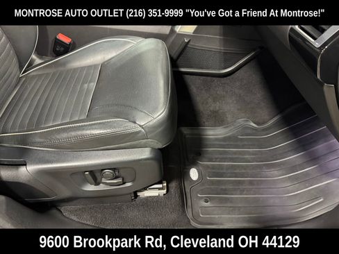 Used 2019 Land Rover Discovery HSE Luxury image 51