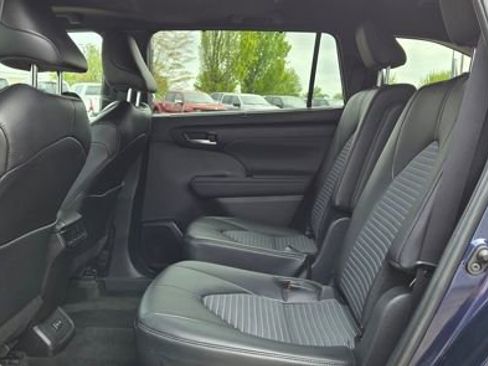 Used 2024 Toyota Highlander XSE AWD/4WD image 13