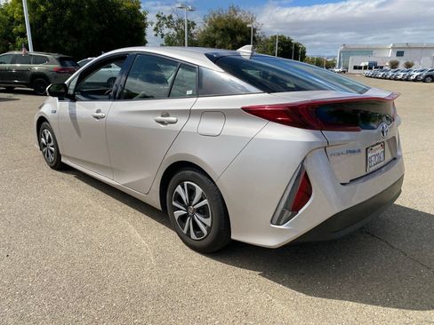 Used 2018 Toyota Prius Prime Plus FWD image 7