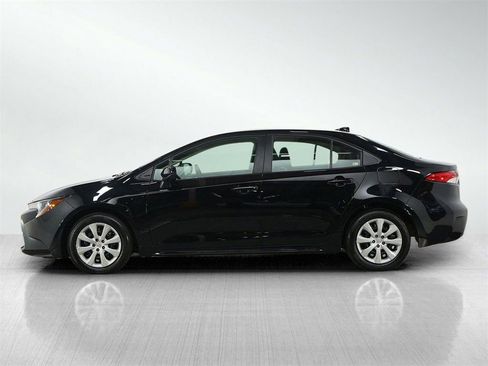 Used 2024 Toyota Corolla LE image 2