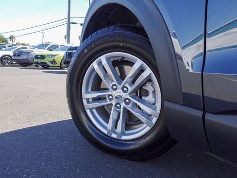 Used 2023 Ford Explorer XLT w/ Equipment Group 202A AWD/4WD image 8