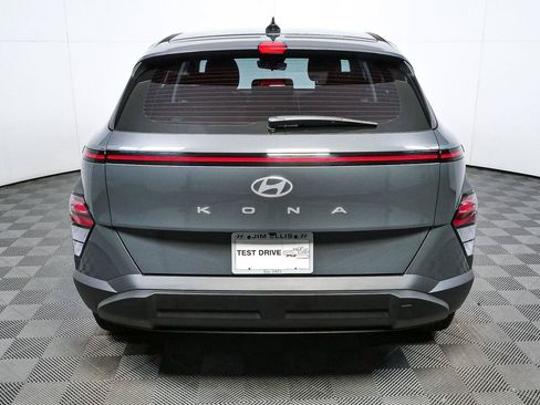 Used 2025 Hyundai Kona SE FWD image 26