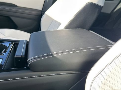 New 2026 Volkswagen Atlas Cross Sport SEL Premium R-Line image 40