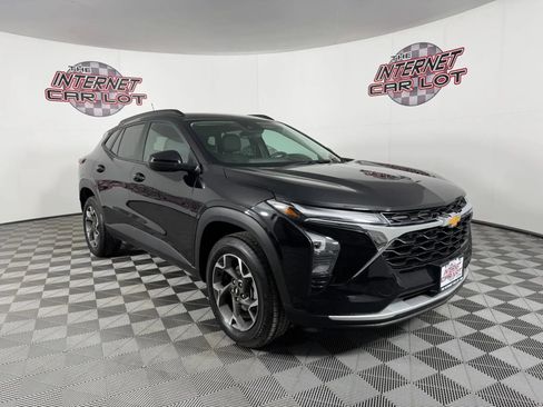 Used 2024 Chevrolet Trax LT image 9