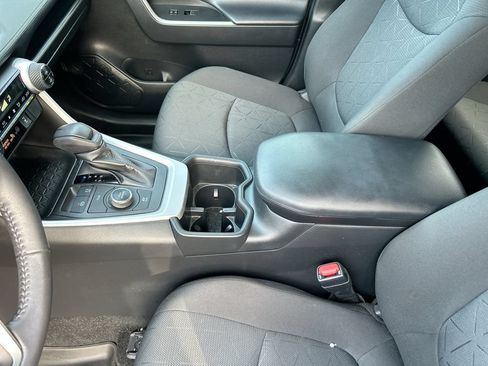 Used 2022 Toyota RAV4 XLE w/ Convenience Package AWD/4WD image 28