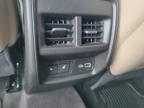 Certified 2024 Cadillac XT4 Luxury w/ Cold Weather Package image 19