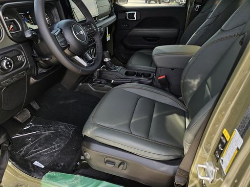 New 2026 Jeep Gladiator Mojave AWD/4WD image 14