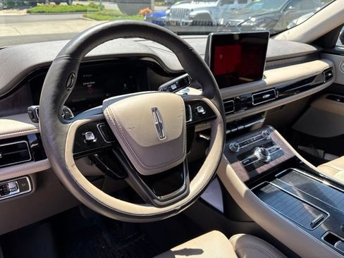 Used 2022 Lincoln Aviator Reserve w/ Equipment Group 201A AWD/4WD image 7