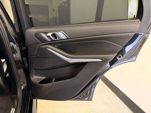 Used 2022 BMW X5 xDrive40i w/ M Sport Package AWD/4WD image 25