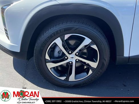 Certified 2024 Chevrolet Trax RS w/ Sunroof Package FWD image 10