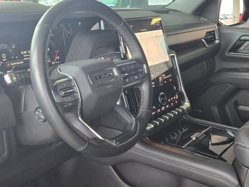 Used 2025 GMC Yukon XL Denali image 13