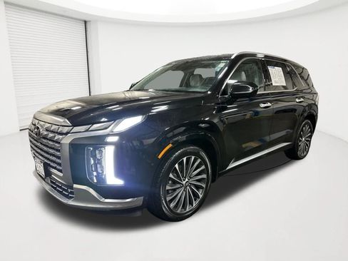 Used 2023 Hyundai Palisade Calligraphy w/ Cargo Package AWD/4WD image 1
