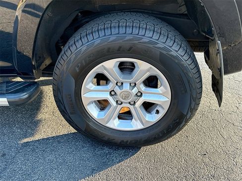 Used 2022 Toyota 4Runner SR5 Premium image 24