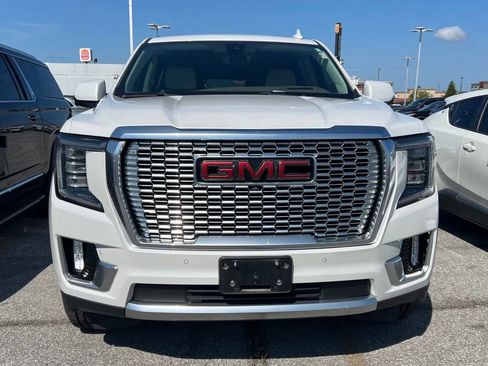 Used 2021 GMC Yukon XL Denali w/ Denali Premium Package AWD/4WD image 2