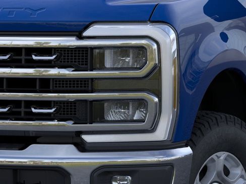 New 2026 Ford F250 XLT w/ XLT Premium Package AWD/4WD image 18