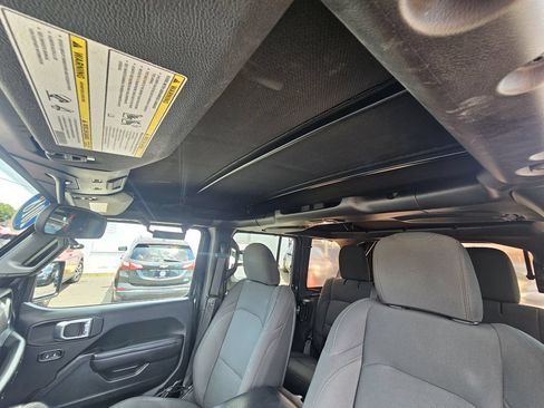 Used 2018 Jeep Wrangler Unlimited Sport S AWD/4WD image 33