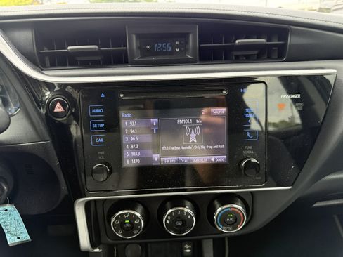 Used 2017 Toyota Corolla L FWD image 14