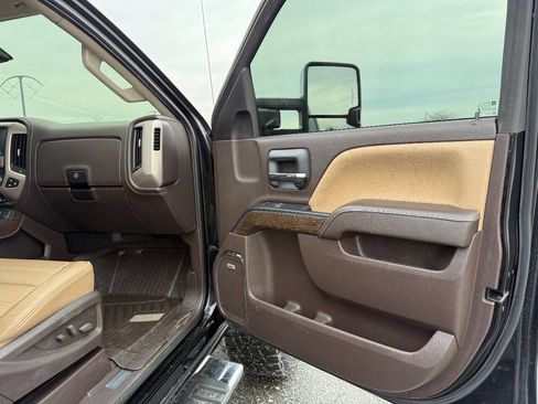 Used 2018 GMC Sierra 2500 Denali w/ Duramax Plus Package image 18