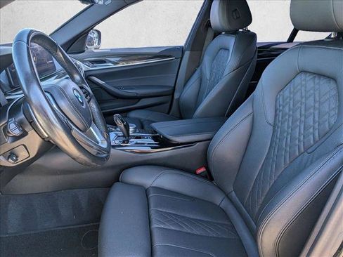 Used 2022 BMW 530i w/ Convenience Package image 11
