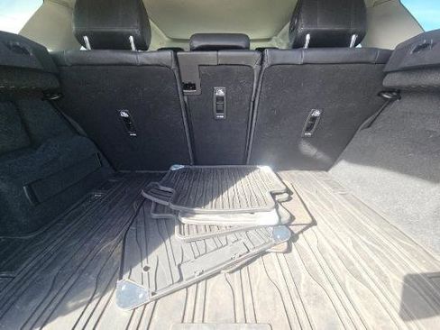 Used 2020 Land Rover Range Rover Evoque SE image 6