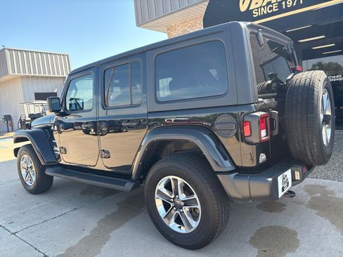 Used 2021 Jeep Wrangler Unlimited Sahara w/ Uconnect 4C Nav & Sound Group image 11