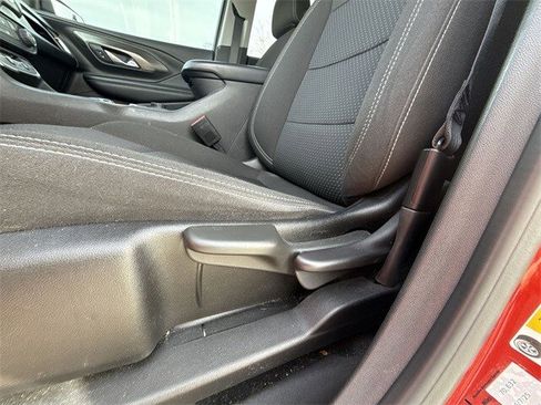 Used 2022 GMC Terrain SLE image 12