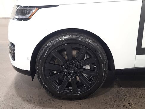 New 2026 Land Rover Range Rover SE image 10