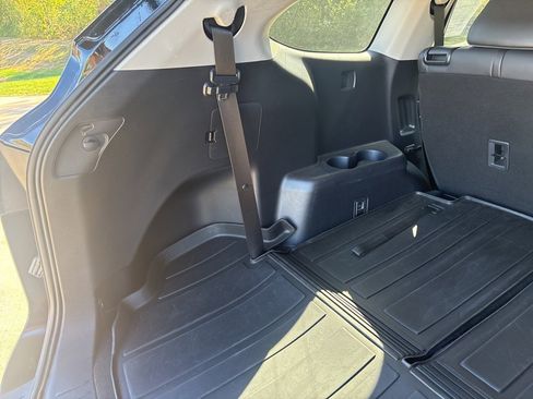 Used 2020 Toyota Highlander XLE image 47