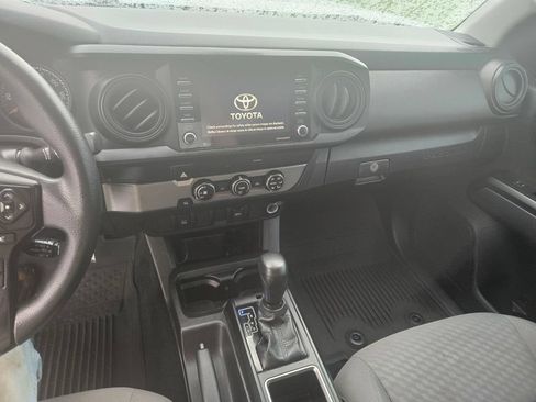 Used 2022 Toyota Tacoma SR w/ SR Convenience Package RWD image 9
