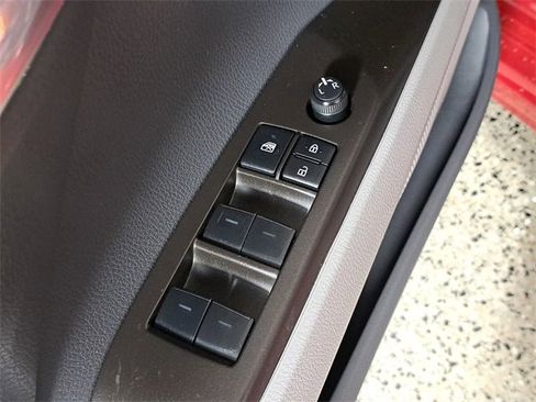 Used 2022 Toyota Camry SE image 22