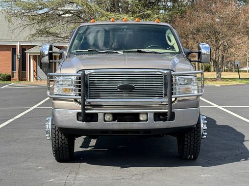 Used 2006 Ford F350 Lariat image 3
