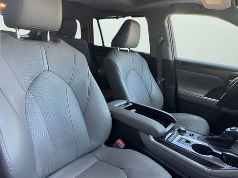 Used 2020 Toyota Highlander Limited AWD/4WD image 37