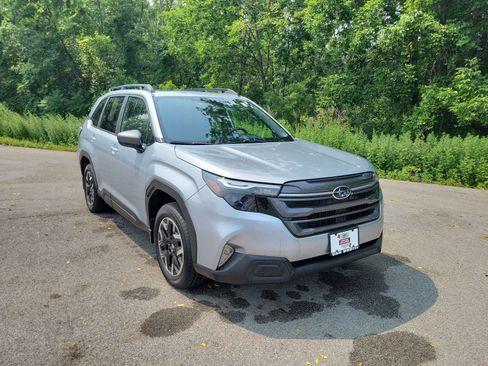 Certified 2025 Subaru Forester Premium AWD/4WD image 7