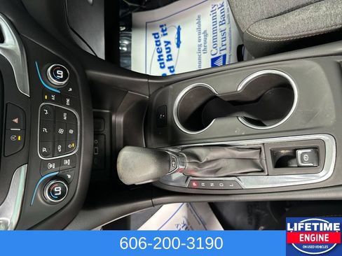 Used 2022 Chevrolet Equinox LT FWD image 24