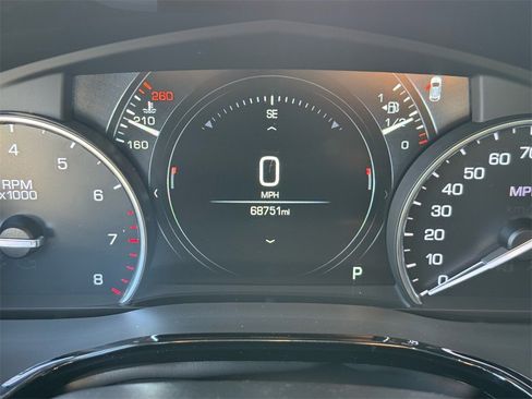 Used 2018 Cadillac XT5 Platinum w/ Driver Assist Package image 28