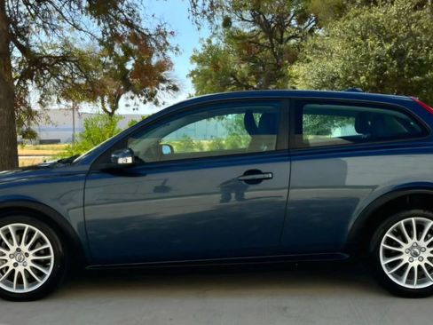 Used 2011 Volvo C30 T5 w/ Preferred Pkg FWD image 9