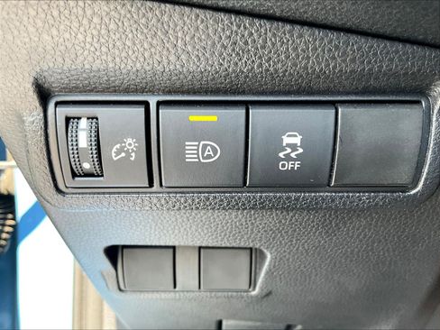 Used 2026 Toyota Corolla Cross XLE FWD image 36